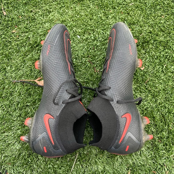 Nike Men’s Phantom Soccer Cleats Size 9 - Picture 4 of 5